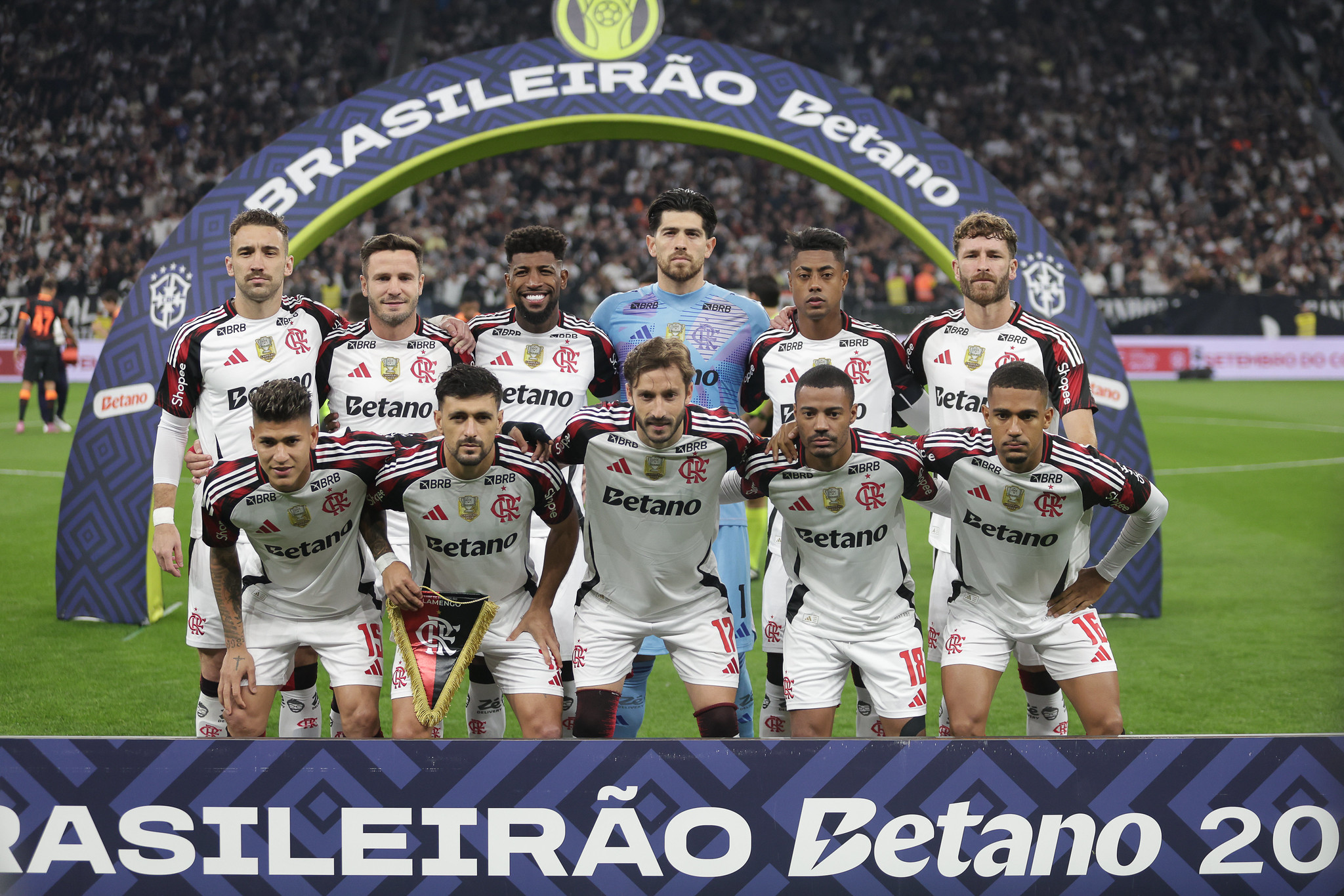 Flamengo e Cruzeiro brigam no alto da Tabela