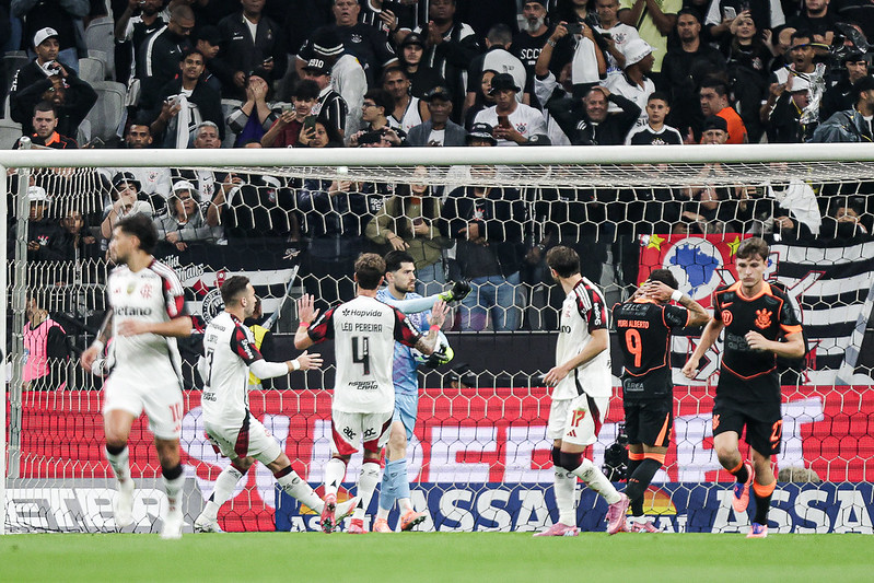 Pênalti de cavadinha: Yuri Alberto sabota o Corinthians