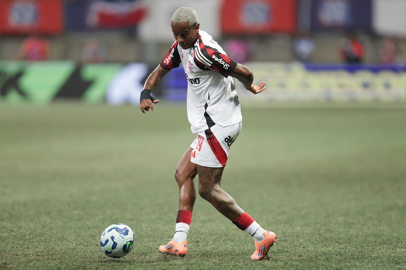 Wallace Yan: perdendo a cabeça em poucos minutos